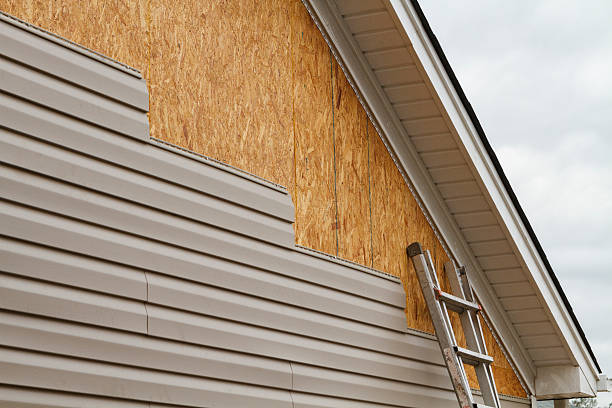 Professional Fiber Cement Siding technician working in New Hill, NC